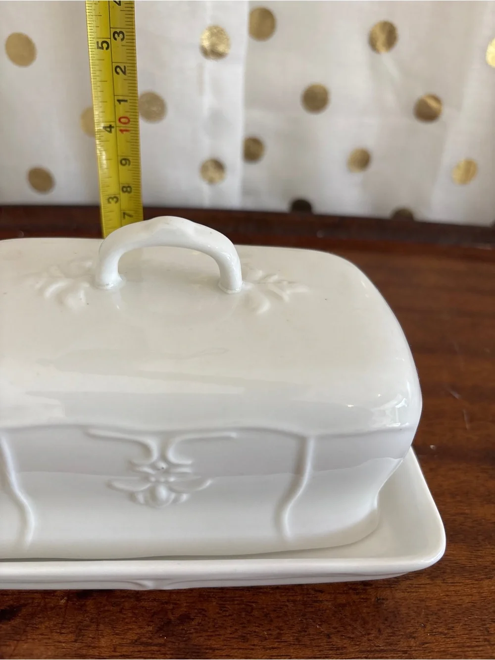 Tabletops Unlimited White Ceramic Butter Dish w Lid Handle Versailles Pattern